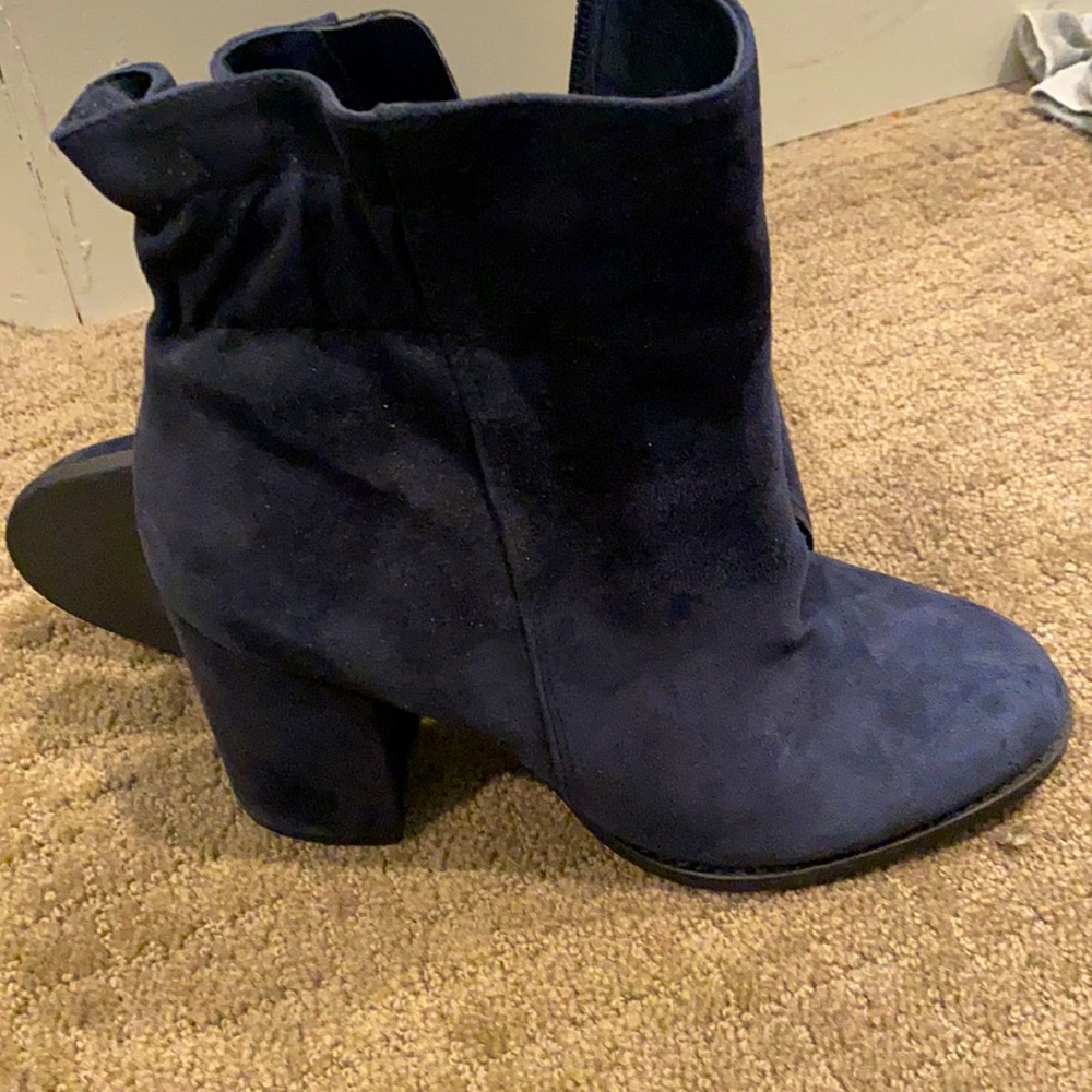 Velvet like booties